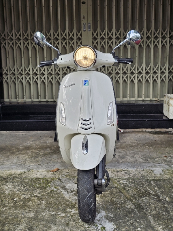 Vespa Primavera độ đầu đèn Vespa Sprint - Phương Vy