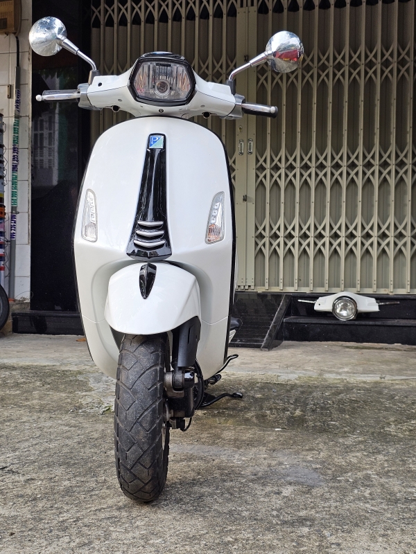Vespa Primavera độ đầu đèn Vespa Sprint - Phương Vy