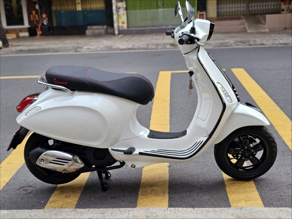 Vespa Primavera độ đầu đèn Vespa Sprint - Phương Vy