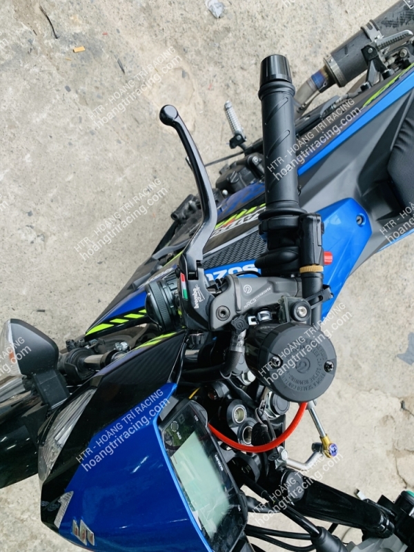 Suzuki Satria dọn kiểng 2 món tay thắng bình dầu RCS - Đèn trợ sáng CX60