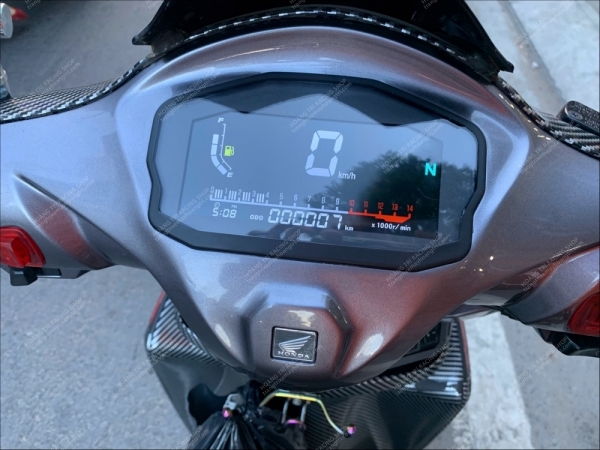 Đồng hồ Ducati xe Vision