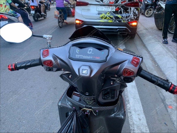 Đồng hồ Ducati xe Vision