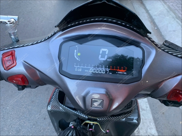 Đồng hồ Ducati xe Vision
