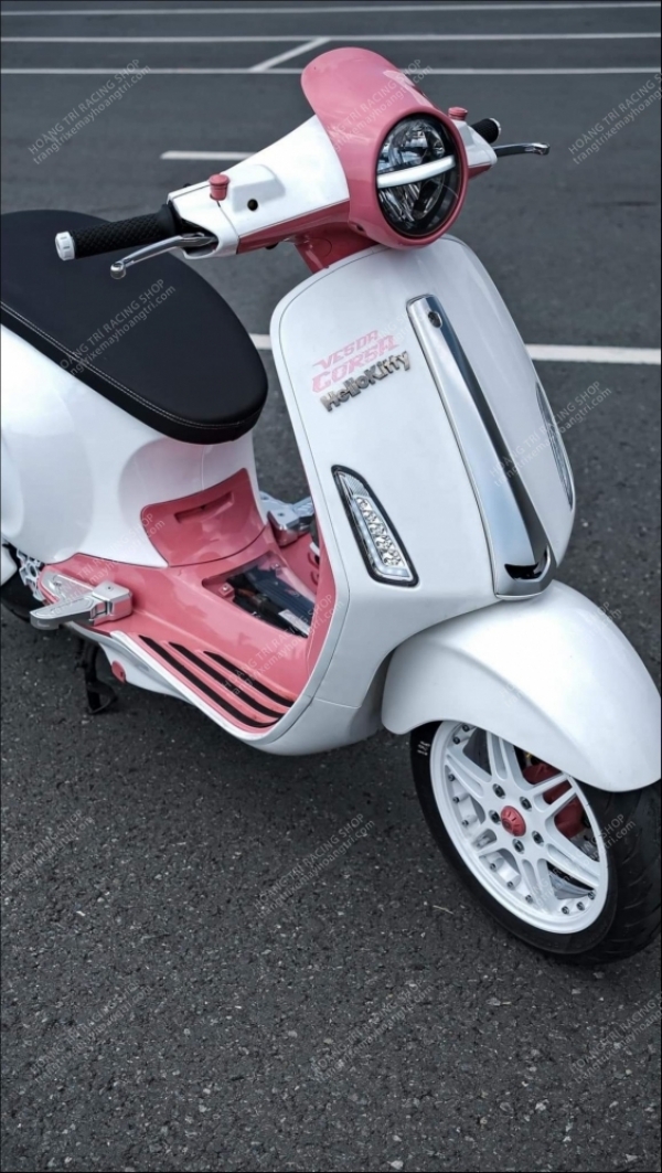Vespa Sprint Thái Lan độ phong cách Hello Kitty 