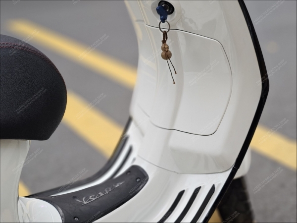 Vespa Primavera độ đầu đèn Vespa Sprint - Phương Vy
