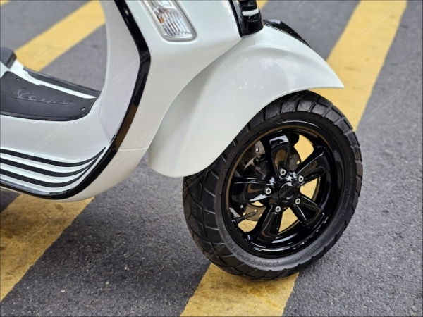 Vespa Primavera độ đầu đèn Vespa Sprint - Phương Vy