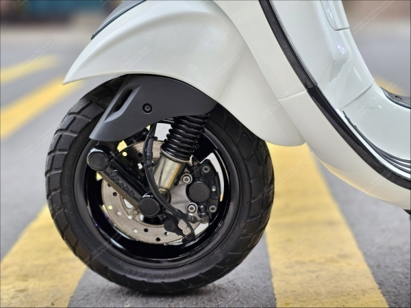 Vespa Primavera độ đầu đèn Vespa Sprint - Phương Vy