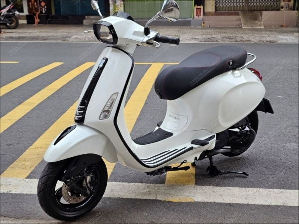 Vespa Primavera độ đầu đèn Vespa Sprint - Phương Vy